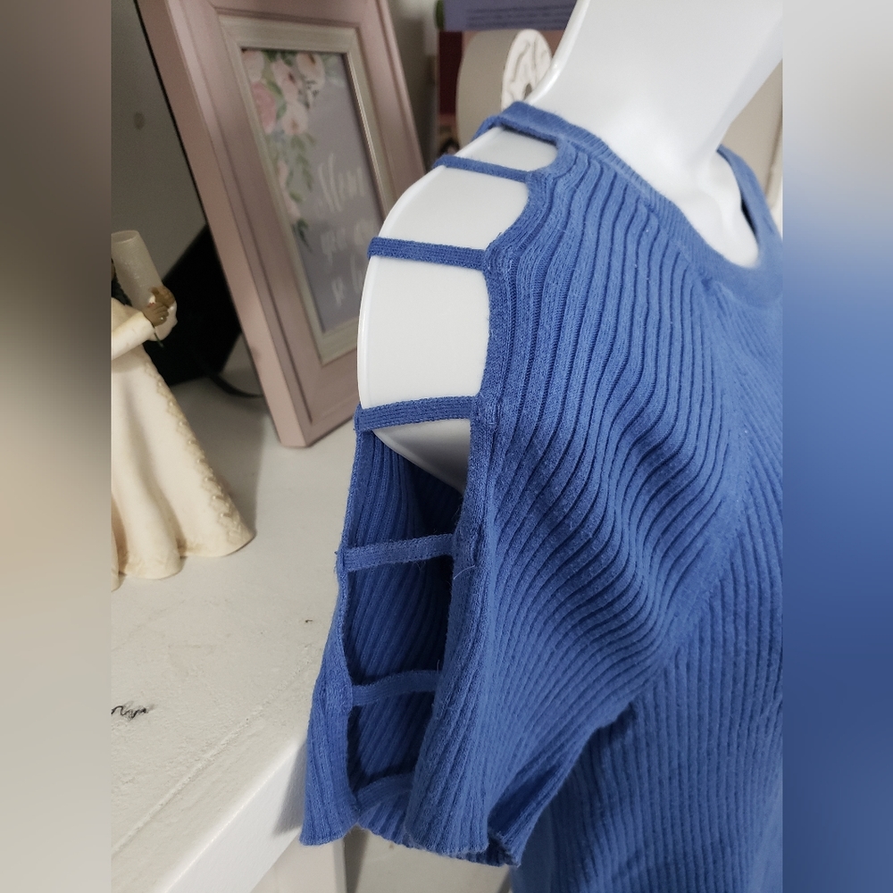 Express Blue Top - Picture 4 of 8